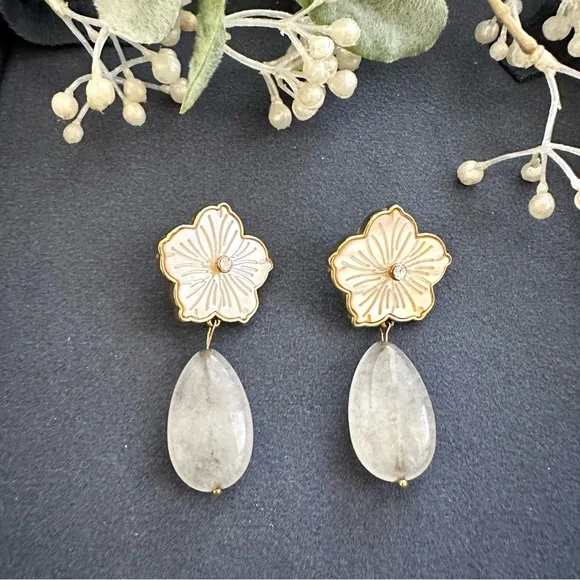 Mignonne Gavigan White Paloma Drop Earrings - Picture 3 of 12